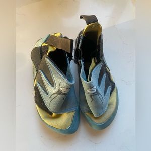 Mad rock kids mad monkey climbing shoes size 11